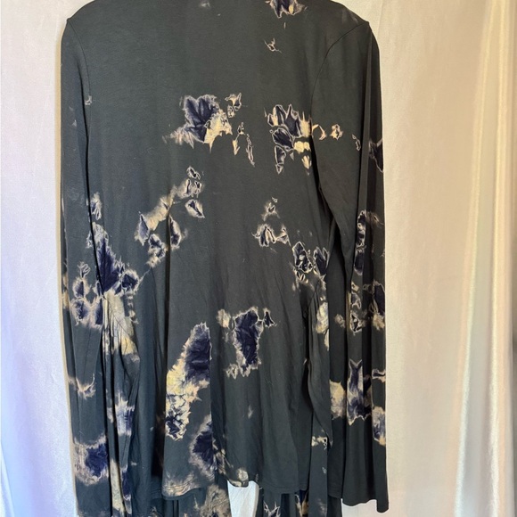Daytrip Gray and Blue Tie-Dye Women's Kimono - Picture 4 of 5